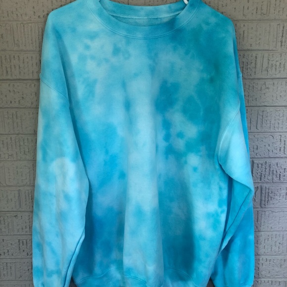 Tops - Tie dye sweatshirt